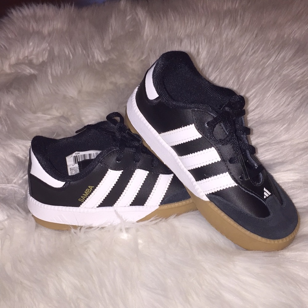 Adidas NWOT Samba boys sneakers